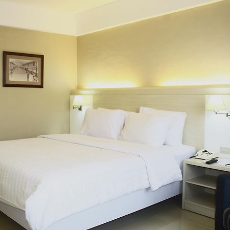 Hotel Sandjaja Palembang Esterno foto