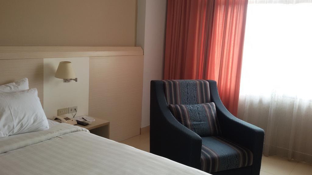 Hotel Sandjaja Palembang Esterno foto