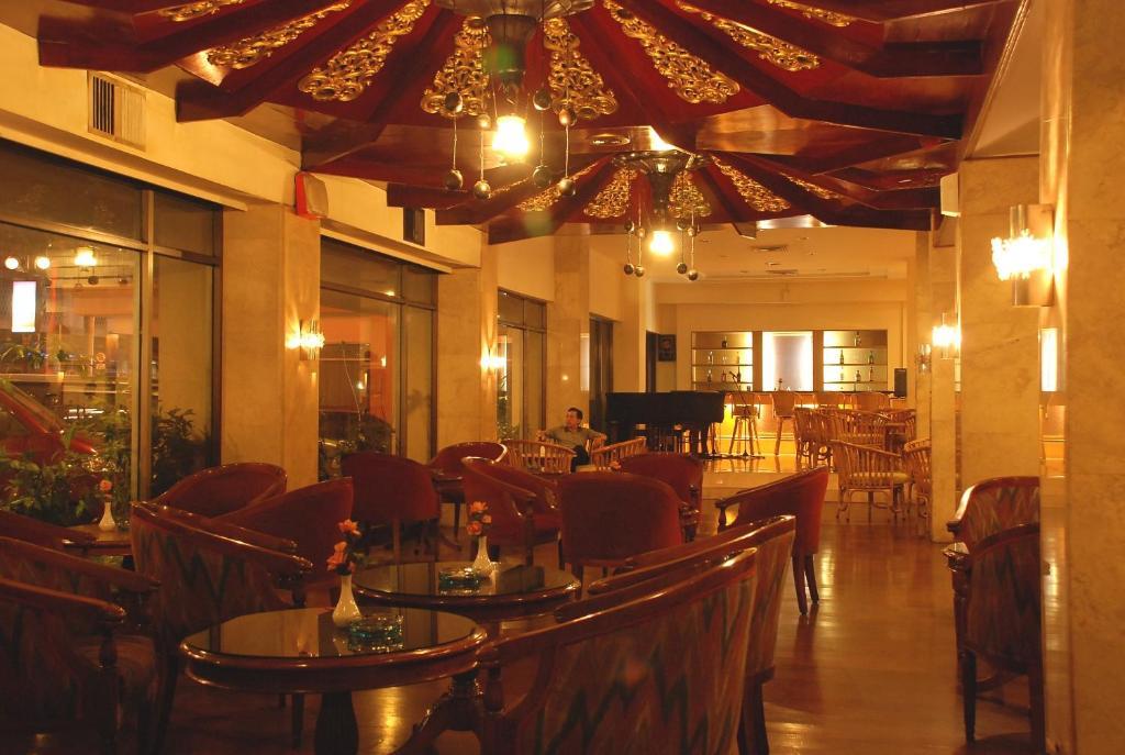 Hotel Sandjaja Palembang Esterno foto